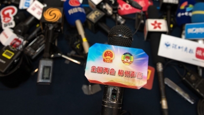 分秒必争，忙并快乐着！参加全国两会梅州融媒体报道记者手记