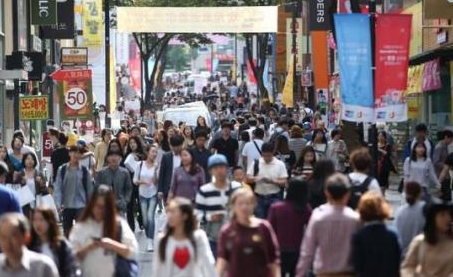 去年全球跨境游14亿人次，中国游客人均每次消费超两千欧