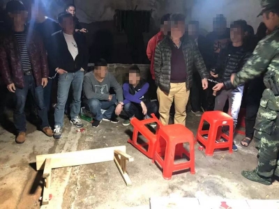 无人居住的老屋突然热闹了起来...法网恢恢疏而不漏！