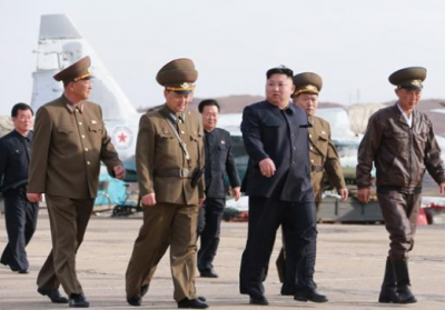 金正恩观摩并指导新型战术制导武器试射