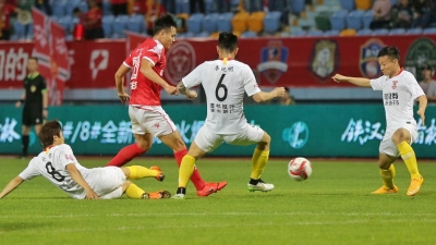 阿洛攻入精彩头球，梅县铁汉主场1比1战平长春亚泰