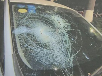 悔不该！梅县一店主深夜醉酒砸车，竟是因为这原因...