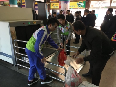 联中人心中的现代“雷锋” ！梅城联合中学志愿者协会多年坚持志愿服务