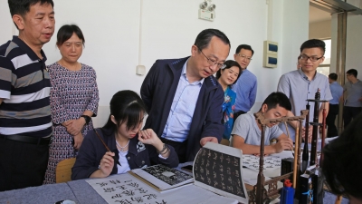 陈敏调研学校思政理论课建设工作：讲好梅州苏区故事 厚植爱国主义情怀