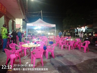 占道、污染还严重扰民！梅江区三部门联合整治夜间烧烤档