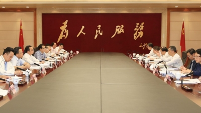 广州梅州在穗对接推进对口帮扶工作 张硕辅温国辉陈敏张爱军参加