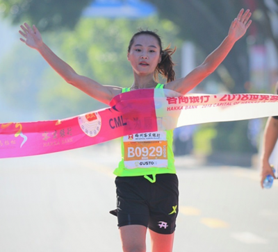 马拉松半程冠军女神又夺冠了！访嘉应学院大四学生殷晓雨 