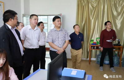 钟光灵到区住房和城乡建设局调研：强化党建引领 精绣美丽梅县