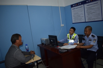 无证驾驶还酒后载客，五华一老汉被拘5天罚3600元