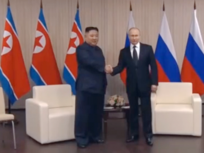 握手了！金正恩与普京首次会晤 将进行一对一会谈