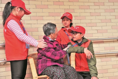 本报小记者开启“寻春”之旅 在春天里，种下爱与希望 