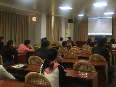 不戴头盔、超员…蕉岭这些摩托车主，你们被交警曝光了