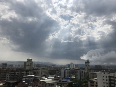 这个“五一”能愉快地玩耍吗？梅州天气：我稍微配合一下
