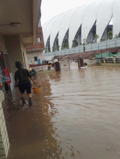梅州V视丨暴雨来袭，梅州部分地区房屋受浸、道路受阻