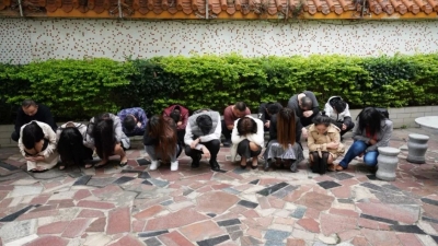 你知道梅城这个保健城吗？抓了16名涉黄违法犯罪嫌疑人...