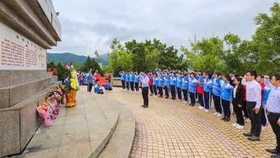 追思革命先烈 弘扬浩然正气！梅州各地开展清明祭扫活动