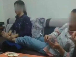 乡党委书记赌博让女副乡长按摩，广西纪委：两人已免职