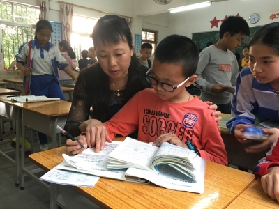 扎根乡村27载 不忘初心育桃李，她说：“学校就是我的家！”