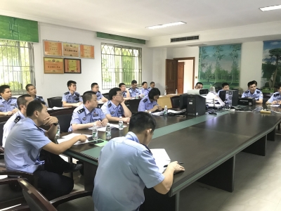 不简单！梅县农村民警为了这份新“兼职”，学习起了交通安全管理知识