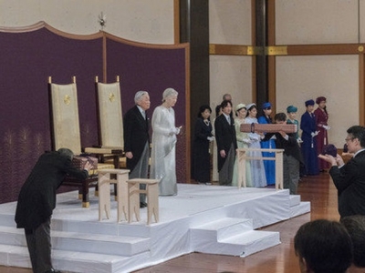 日本明仁天皇正式退位 皇太子德仁将于今天即位