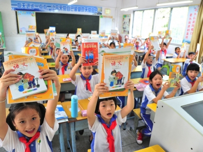 教育部：拟招募4000名优秀退休教师到农村讲学