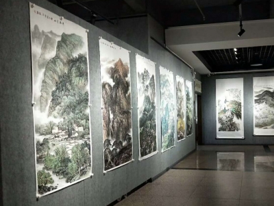 著名画家陈清泉山水画作品展在平远开展，展期持续40天