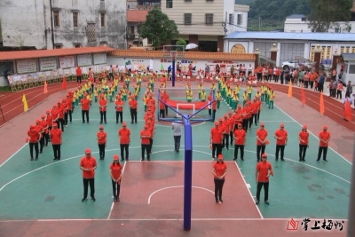 歌声嘹亮！今天，他们在蕉岭蓝坊唱响《我和我的祖国》