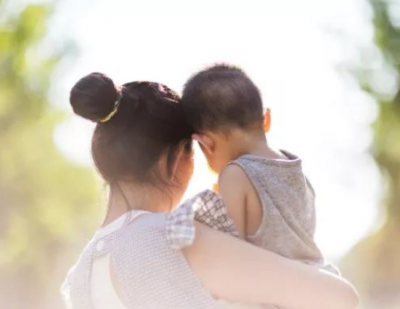 3岁以下婴幼儿谁来照护？国务院印发指导意见