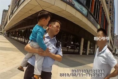 家长可长点心吧！梅城一天内走失2名儿童，还好有他们...