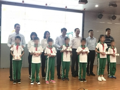 梅州100名学生与资助者结对会亲！搭起爱心传递之桥