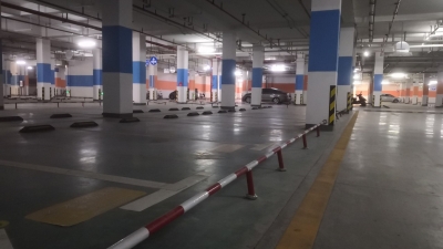 没买车位不让车进小区！回自家像“作客”！梅城这些小区很“高冷”