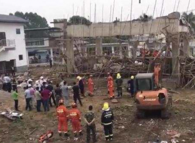 广西南宁一施工工地发生楼面倒塌，已造成3死1伤