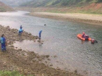 最新！贵州贞丰翻船事故已造成10人死亡仍有8人失联