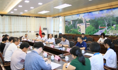 余其豹调研学校思想政治课建设工作：落实立德树人任务 提升思政教育水平