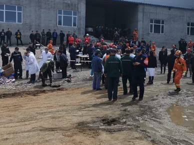 ​黑龙江逊克县铁矿透水事故，已有35人升井，8人正在联络中