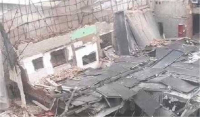 上海市中心一维修厂在改建过程中突然坍塌，多人被困，救援正在进行
