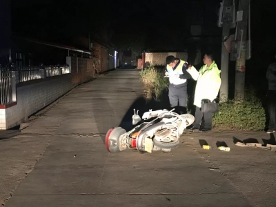 事发兴宁！未成年人驾驶摩托车撞上小轿车，后果很严重…