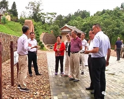 市委办公室和市关工委到平远开展革命传统教育活动