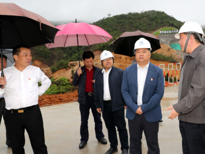 吴晖到梅林龙村调研：齐头并进推动乡村振兴和重点项目建设