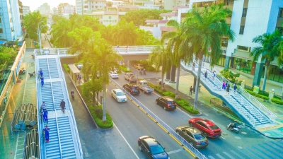 好消息！梅城嘉应中路人行天桥全面建成，今起开放通行