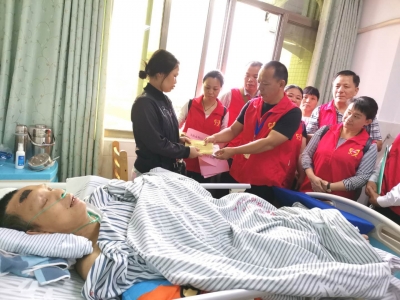 家中顶梁柱摔成重伤陷困境，谁能帮帮梅县这家人