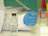 我国学者研发出“神奇胶水” 可数秒内快速止血