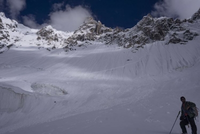 2名中国登山者在巴基斯坦遭雪崩遇难 遗体搜寻中