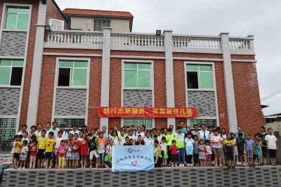 普及防性侵知识 慰问留守儿童...梅江区西郊街道以不一样的方式给孩子们过六一