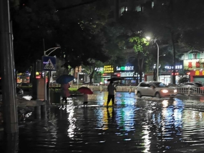 暴雨降临该如何防御？应急部门：这份贴士请收好