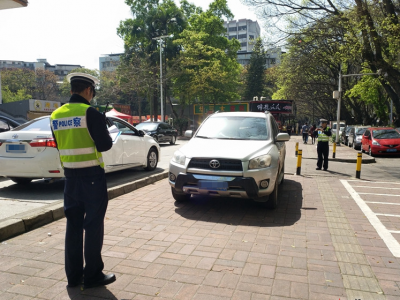 茶座丨整治违停霸位要见真效见长效