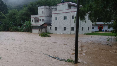 滚动丨梅州暴雨过后第二天：五华皇华中学积水已退，大埔出现洪水上街…