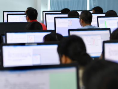 广东高考评卷进度已过70%，预计22日完成评卷