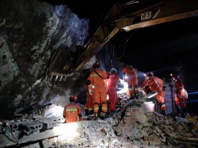 四川宜宾震区21处地质灾害隐患点变形加剧，已紧急转移700余名群众