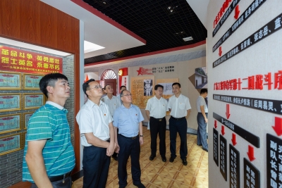 张爱军到兴宁市开展“七一”慰问活动并调研基层党建工作